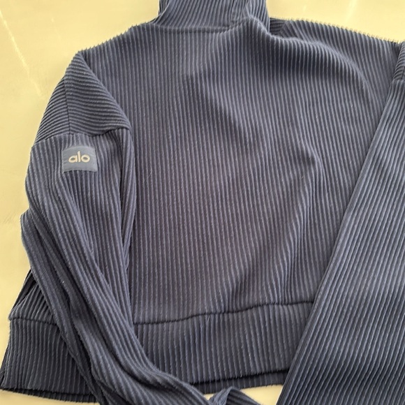 ALO YOGA - Picture 3 of 5